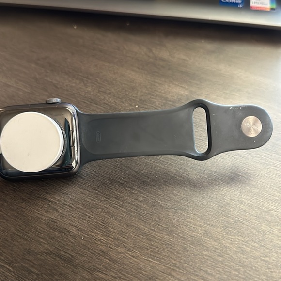 Apple Watch Model Unlocked  #A2354 with Apple Charger - Picture 4 of 10